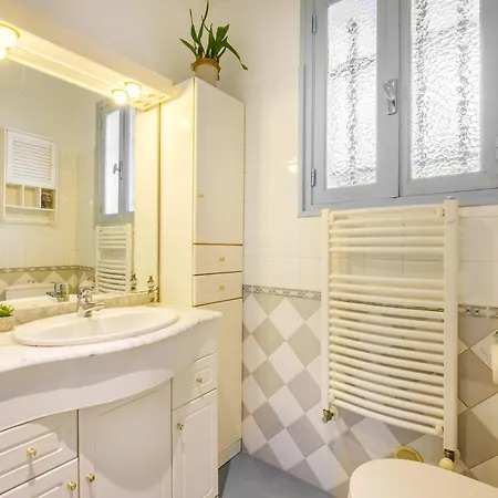 Grand Bougainvillee *