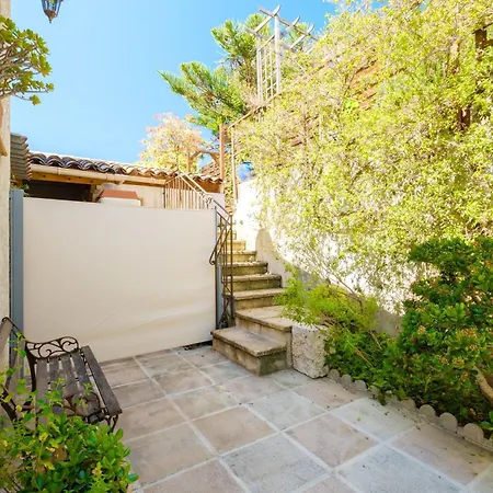 Διαμέρισμα Grand Bougainvillee *