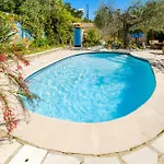 Grand Bougainvillee *